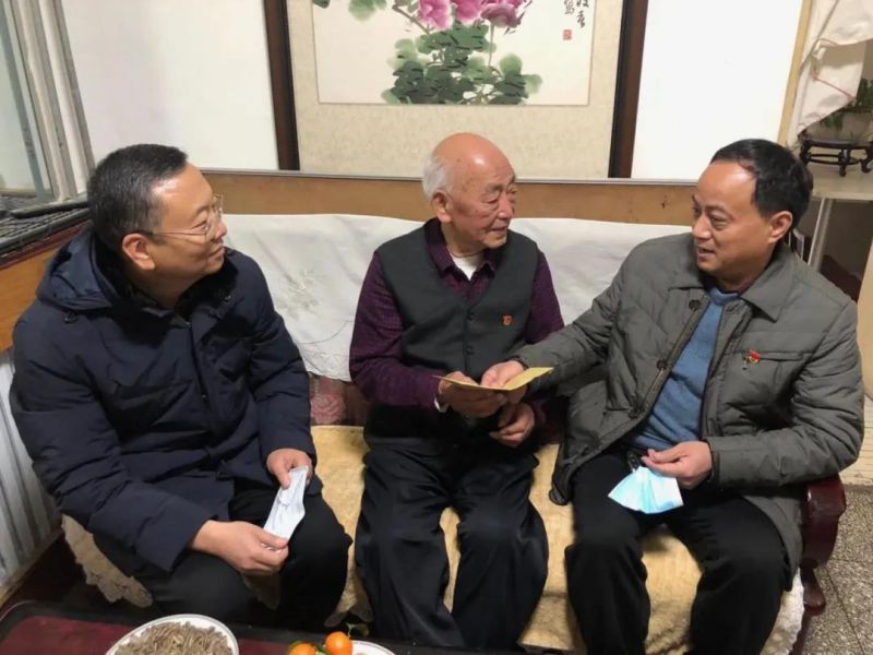 弘義集團(tuán)開展春節(jié)前走訪慰問生活困難黨員、老黨員、老干部活動